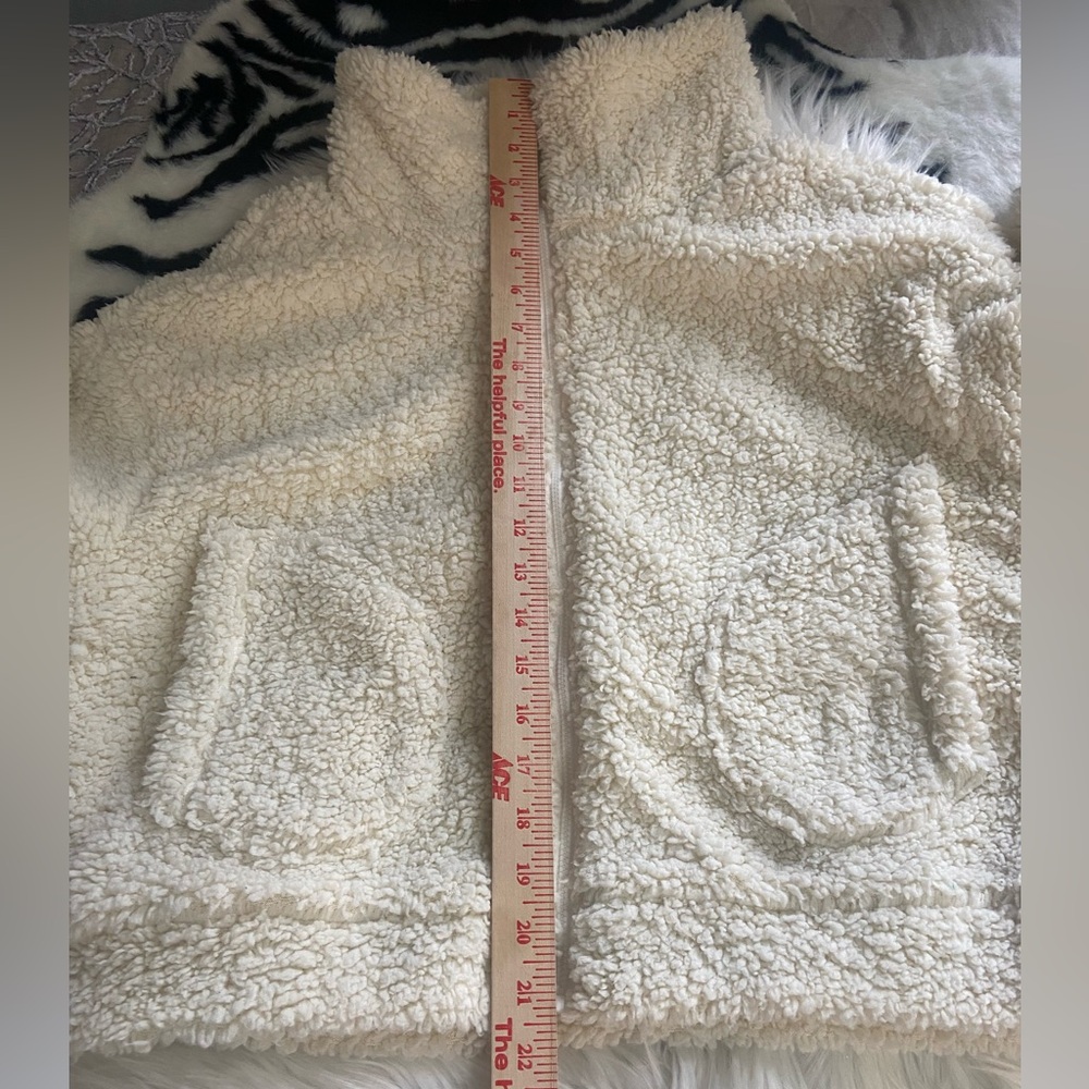 Women's Sz L White Soft Sherpa Fleece Jacket - Picture 9 of 13